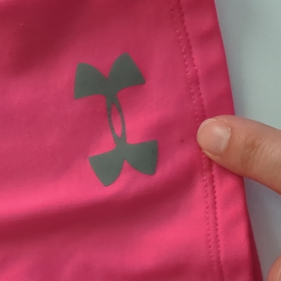 Under Armour Fitted Cold Gear Top Size YSM - Picture 2 of 7